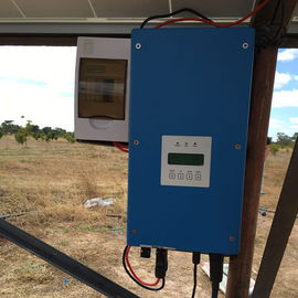 Het openlucht Zonne Pompende Systeem In drie stadia van 2.2kw 220v voor Irrigatie in Zambia leverancier
